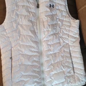 Brand new women's under Armour vest